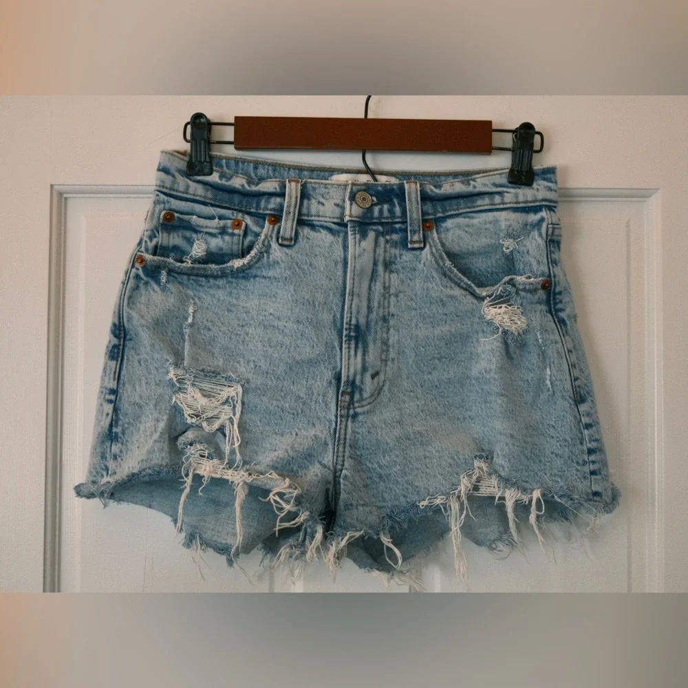 Abercrombie Curve Love High Rise Mom Short - Picture 1 of 4